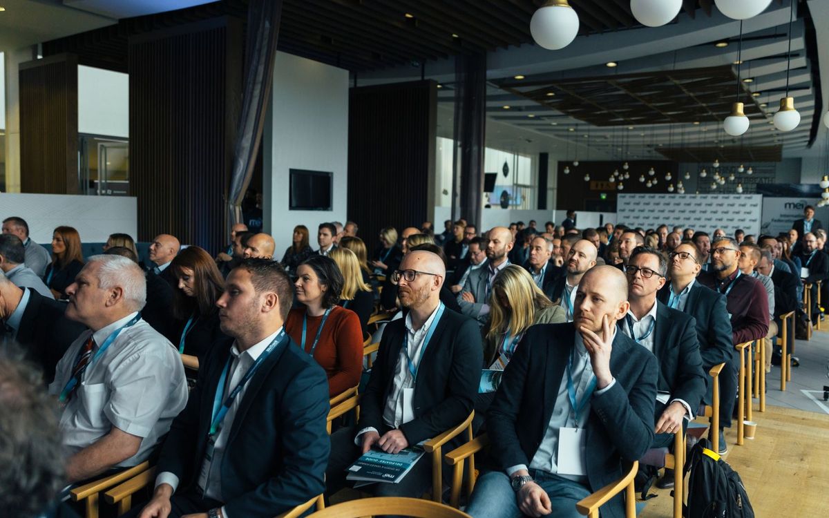 Seminars and conferences, real setting, natural light